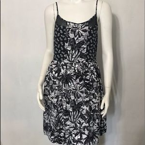 Tevs by Vince camuto dress size M